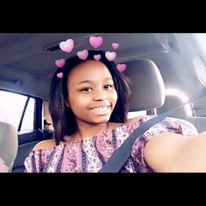 Meet your Posher, Alexis